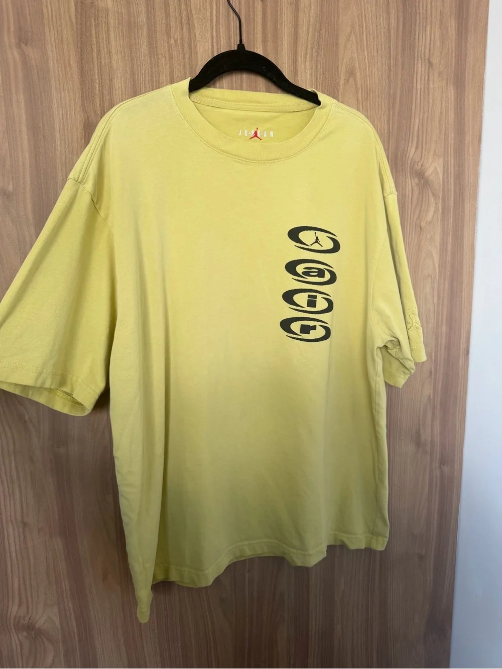 Air Jordan Men’s Short Sleeve Graphic T-Shirt in Pale Yellow